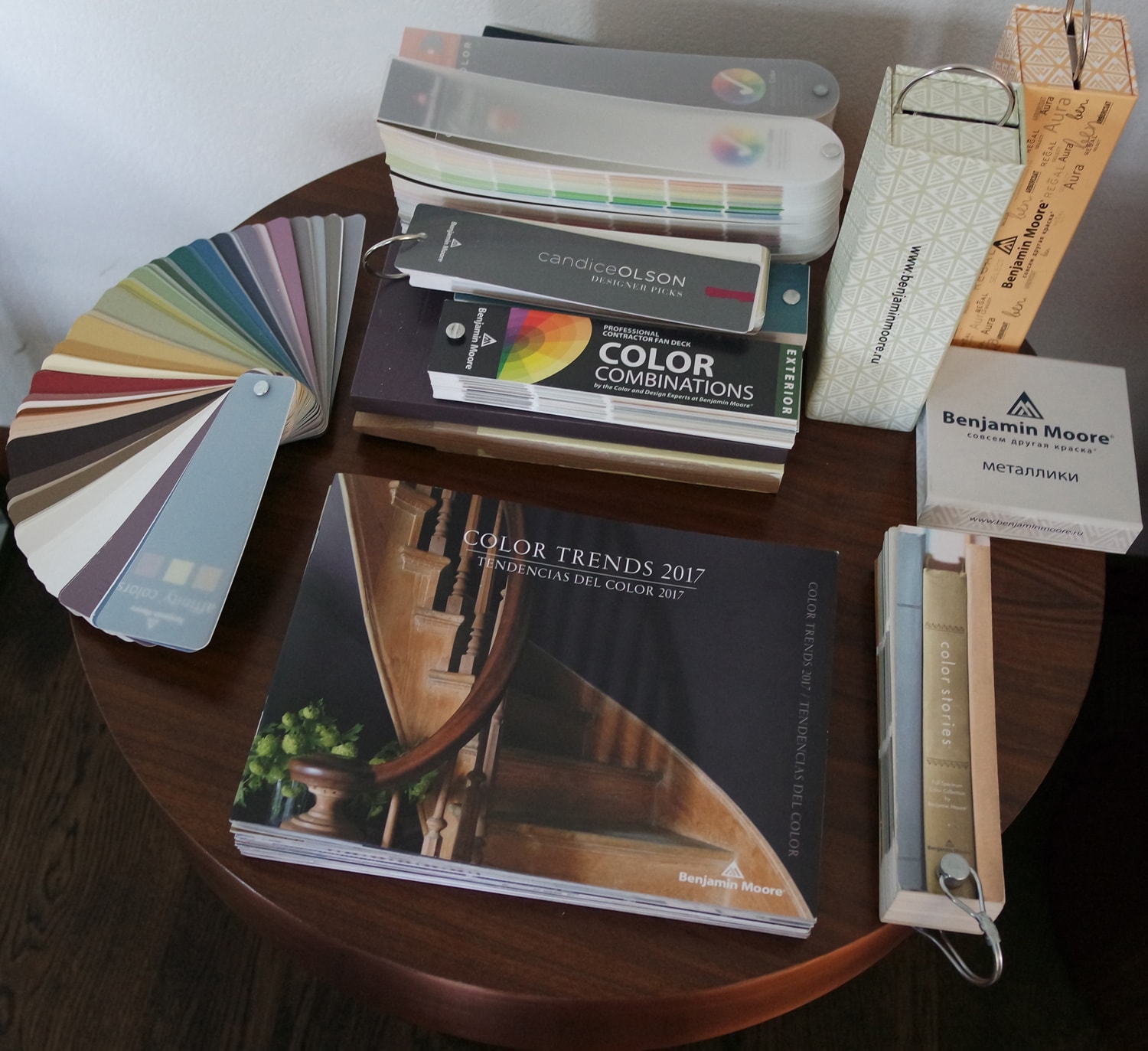 Цветовые веера Benjamin Moore